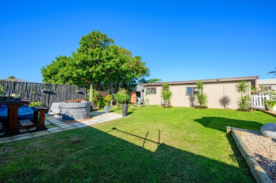 8 Bedroom Property for Sale in Summerstrand Eastern Cape